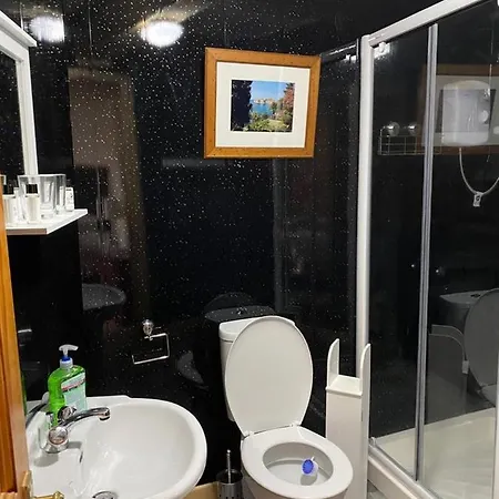 Donegal Lodgings Apt 5 *