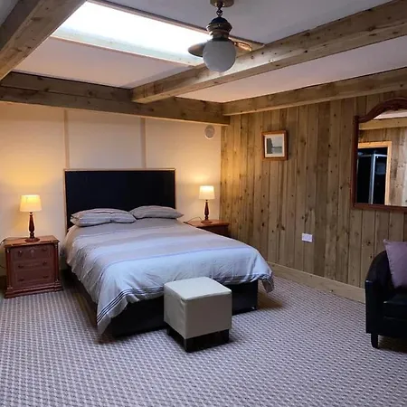 Donegal Lodgings Apt 5 Apartment *